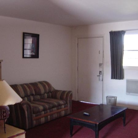 Pow Wow Inn Tucumcari Room photo
