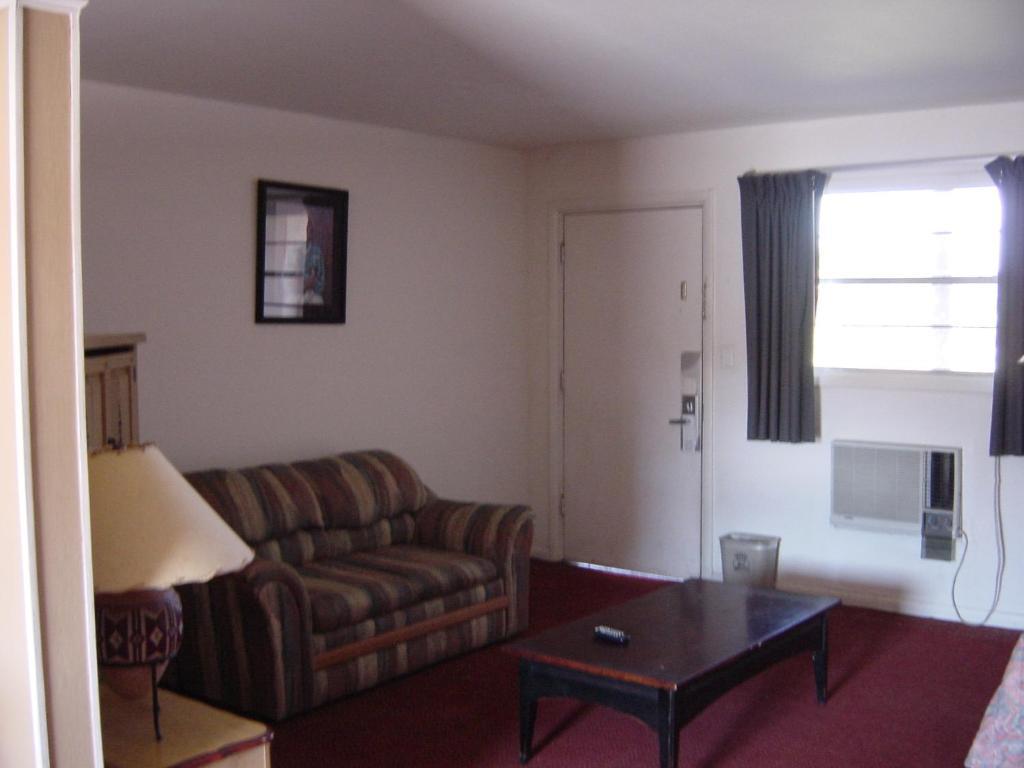 Pow Wow Inn Tucumcari Room photo